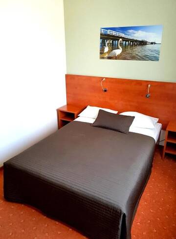 Фото номера Стандартный номер с кроватью размера &quot;king-size&quot; Отель Hotel Górski г. Прущ-Гданьский 5